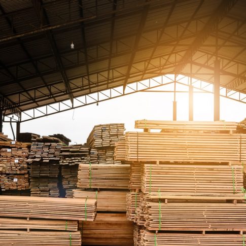 palettes-de-bois-entreposées