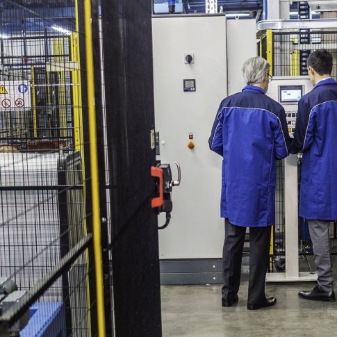 travailleurs-Excelpro-sécurité-machine