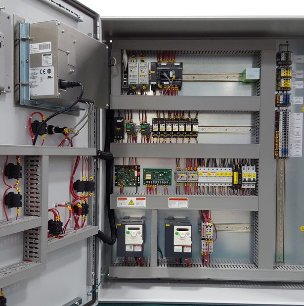 Fabrication de panneaux de contrôle électrique