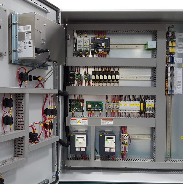 Automatisation industrielle et panneaux de contrôle électriques